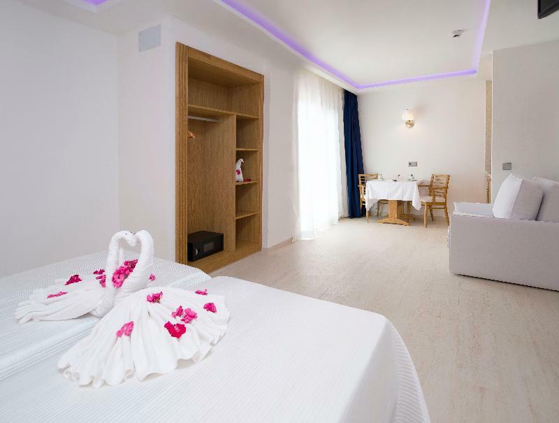 My Way Luxury Ibiza Hotel Playa d'en Bossa Buitenkant foto